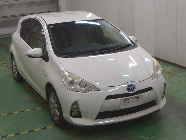 TOYOTA AQUA 2013