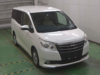 TOYOTA NOAH 2014