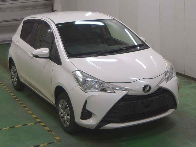 TOYOTA VITZ 2019
