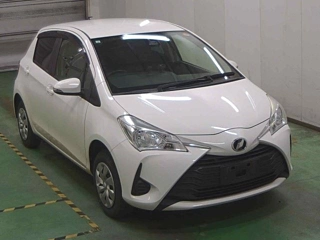 TOYOTA VITZ 2019
