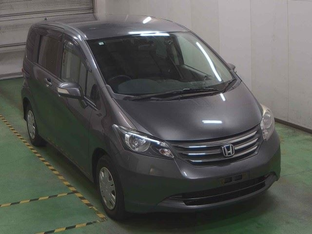 HONDA FREED 2010