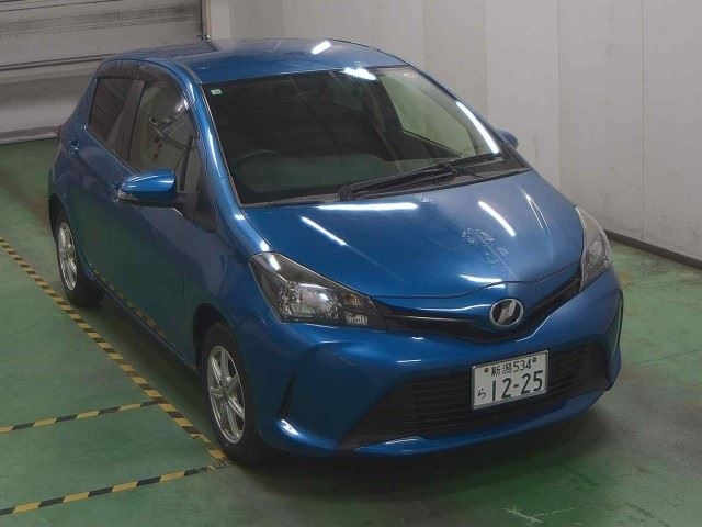 TOYOTA VITZ 2014