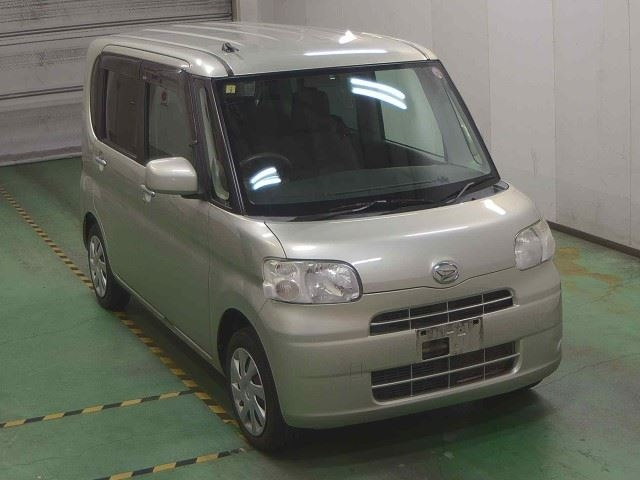 DAIHATSU TANTO 2012