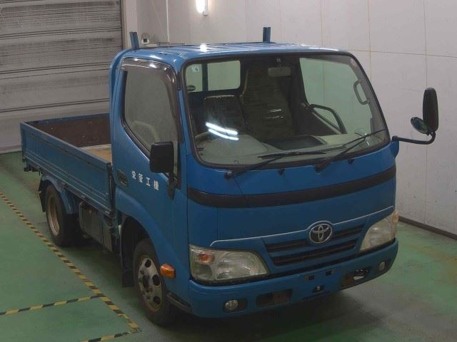 TOYOTA DYNA 2013