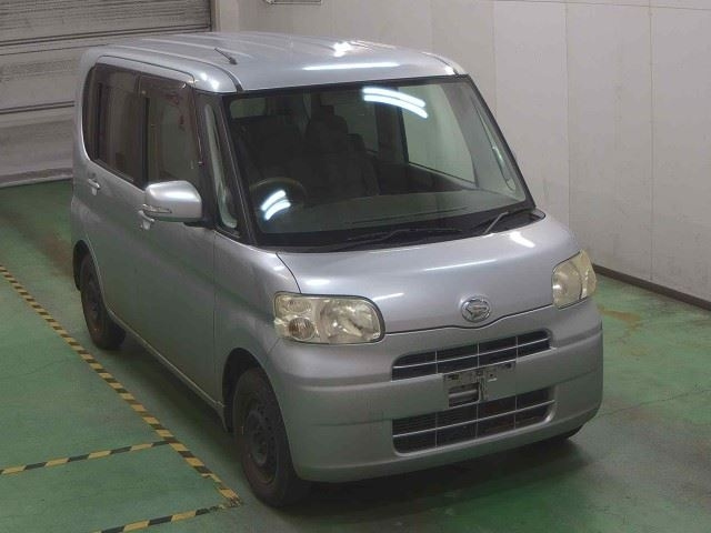 DAIHATSU TANTO 2010