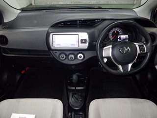 TOYOTA VITZ 2014