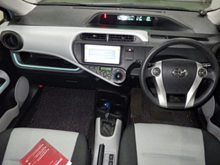 TOYOTA AQUA 2012
