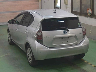 TOYOTA AQUA 2013