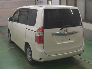 TOYOTA NOAH 2008