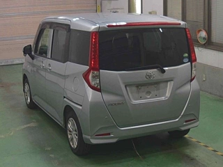 TOYOTA ROOMY 2018