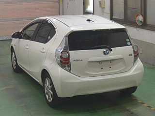 TOYOTA AQUA 2013