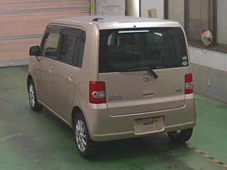 TOYOTA PIXIS SPACE 2012