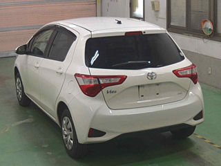 TOYOTA VITZ 2019