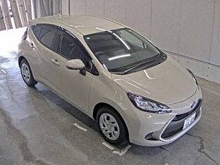 Заказать TOYOTA AQUA