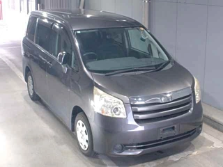 TOYOTA NOAH 2008