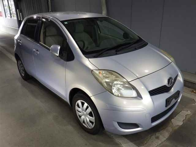 TOYOTA VITZ 2011