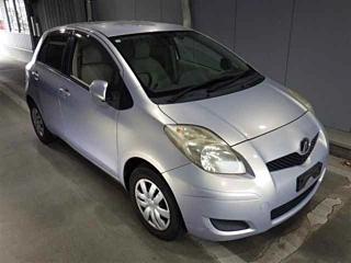 TOYOTA VITZ 2011