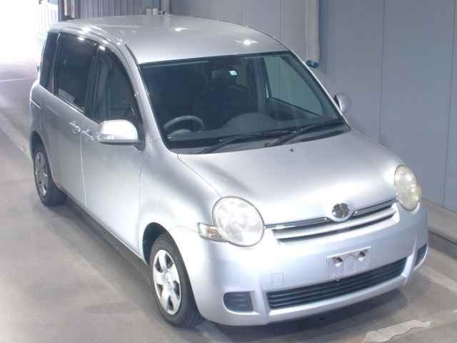 TOYOTA SIENTA 2010