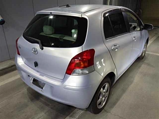 TOYOTA VITZ 2009