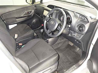 TOYOTA VITZ 2019