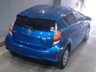 TOYOTA AQUA 2017