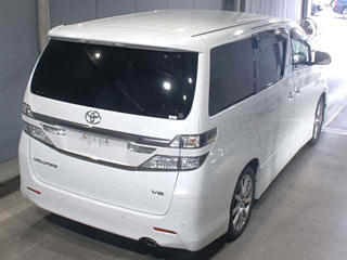 TOYOTA VELLFIRE 2013