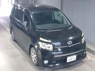 TOYOTA VOXY 2009