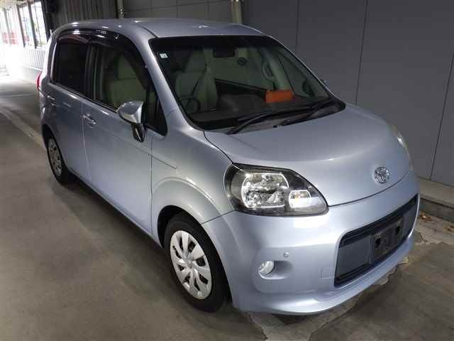 TOYOTA PORTE 2012