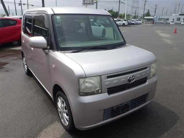 TOYOTA PIXIS SPACE 2012