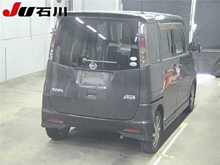 NISSAN ROOX 2010