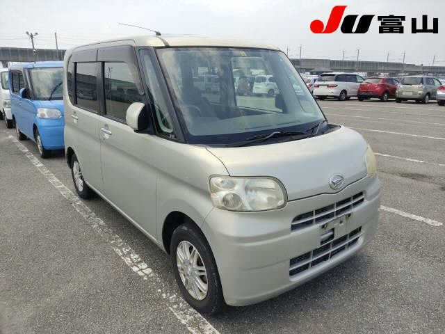DAIHATSU TANTO 2010