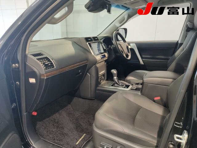 TOYOTA LAND CRUISER PRADO 2022
