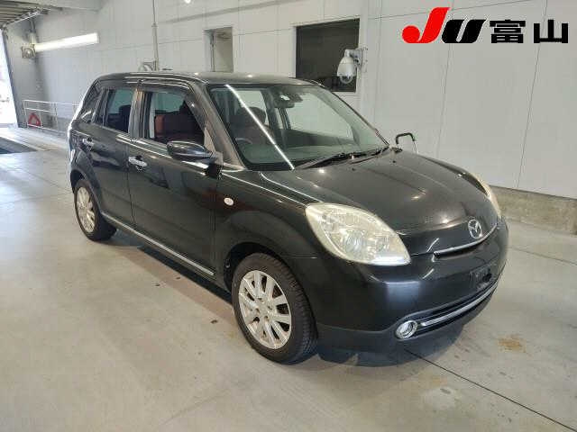 MAZDA VERISA 2010