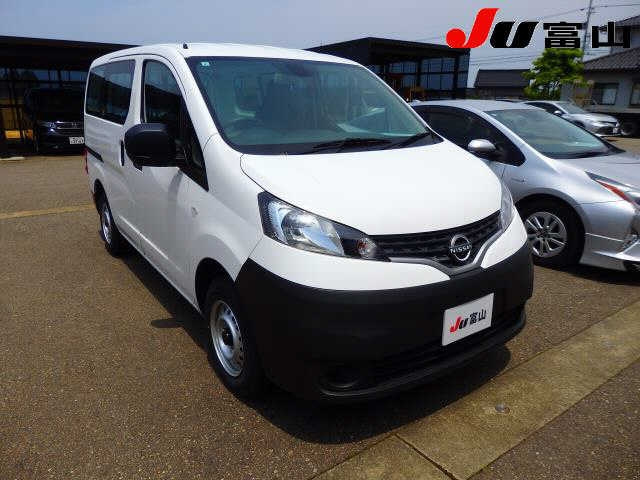 NISSAN NV200 2022