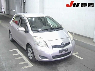TOYOTA VITZ 2010