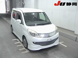 MITSUBISHI DELICA D2 2011