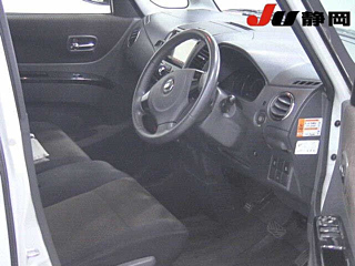 NISSAN ROOX 2011