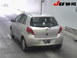 TOYOTA VITZ 2010