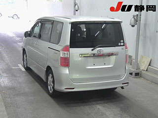 TOYOTA NOAH 2008