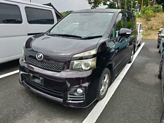 TOYOTA VOXY 2010