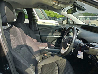 TOYOTA PRIUS 2017