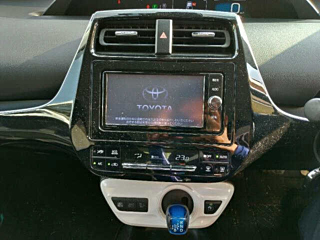 TOYOTA PRIUS 2017
