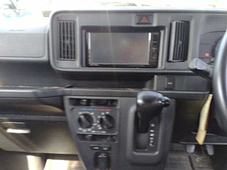 DAIHATSU HIJET VAN 2018