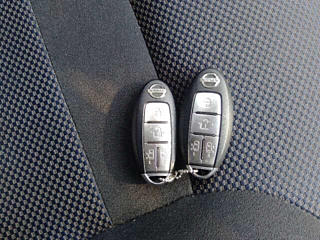 NISSAN SERENA 2010