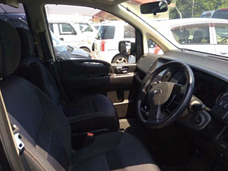 NISSAN SERENA 2010