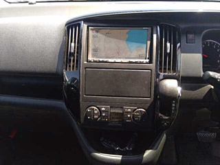 NISSAN SERENA 2010