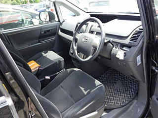 TOYOTA NOAH 2008