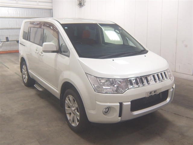 MITSUBISHI DELICA D5 2014