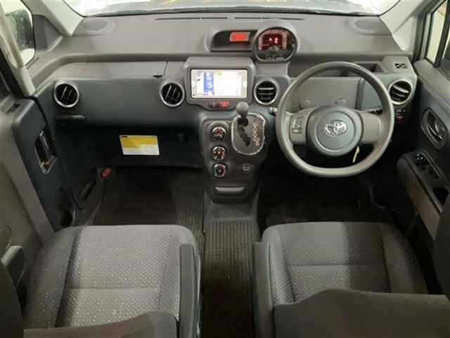 TOYOTA SPADE 2013