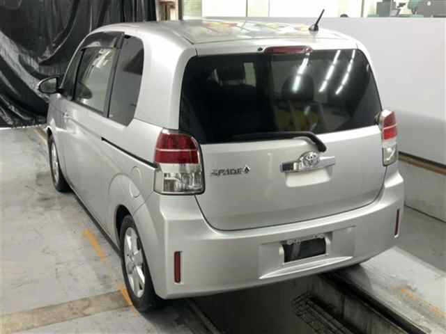 TOYOTA SPADE 2013